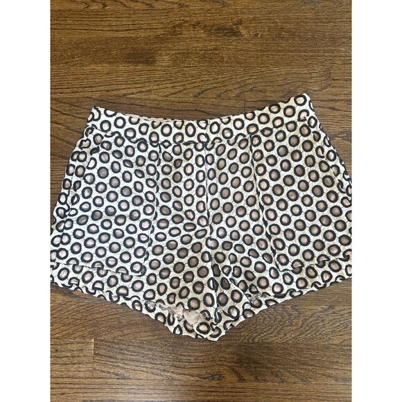 J. Crew Pants - J. Crew Shorty Shorts Pinwheel Eyelet Embroidered Circle Beige Black Size 4 1192